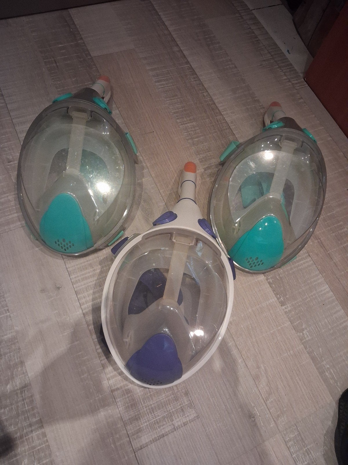 Snorkelmaskers (3 stuks) - Volgelaatsmasker, Watersport en Boten, Verzenden, Gebruikt, Duiklamp