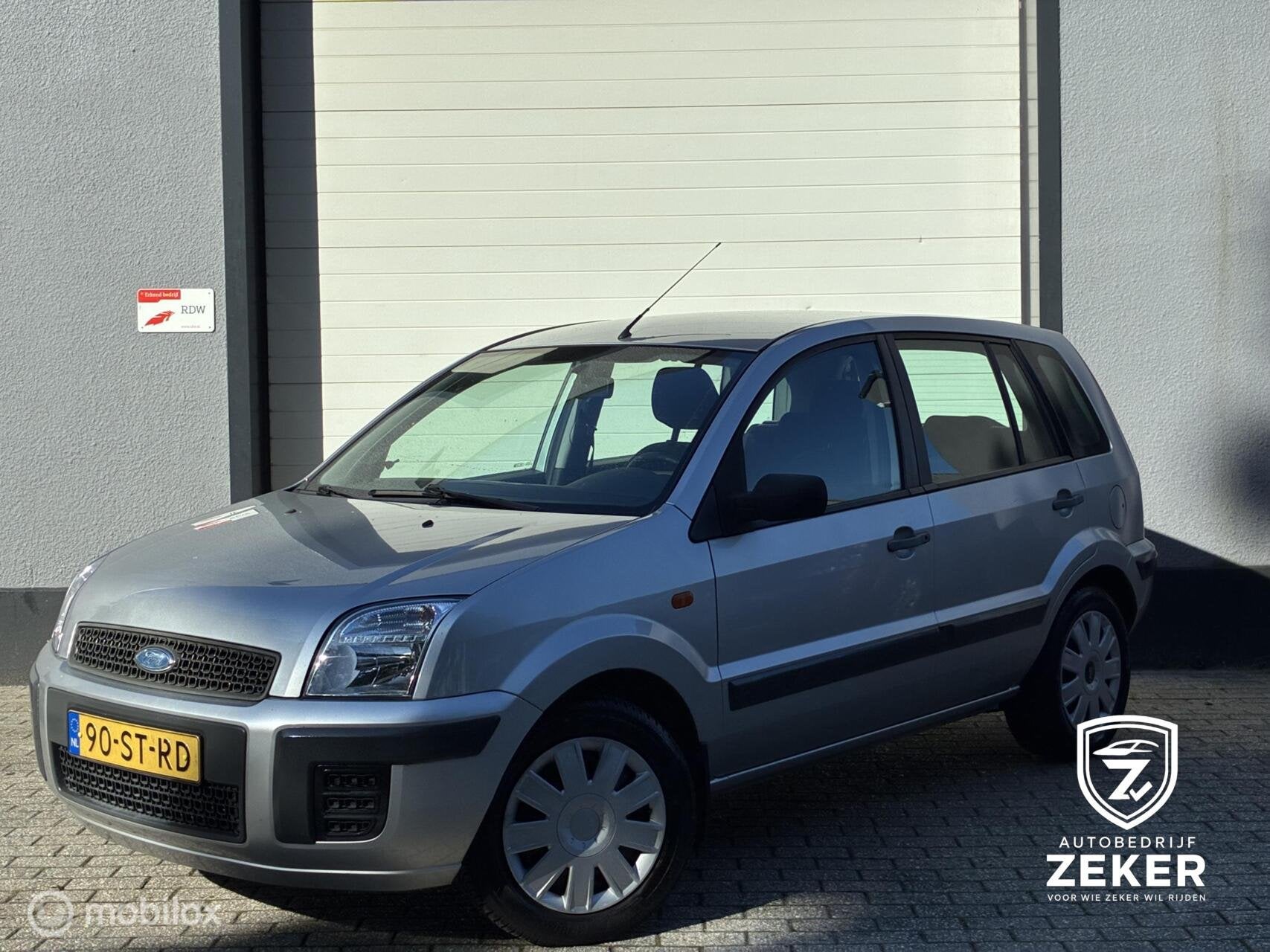Ford Fusion 1.4-16V Champion airco / trekhaak / nieuwe apk, Voorwielaandrijving, 15 km/l, Origineel Nederlands, Bedrijf