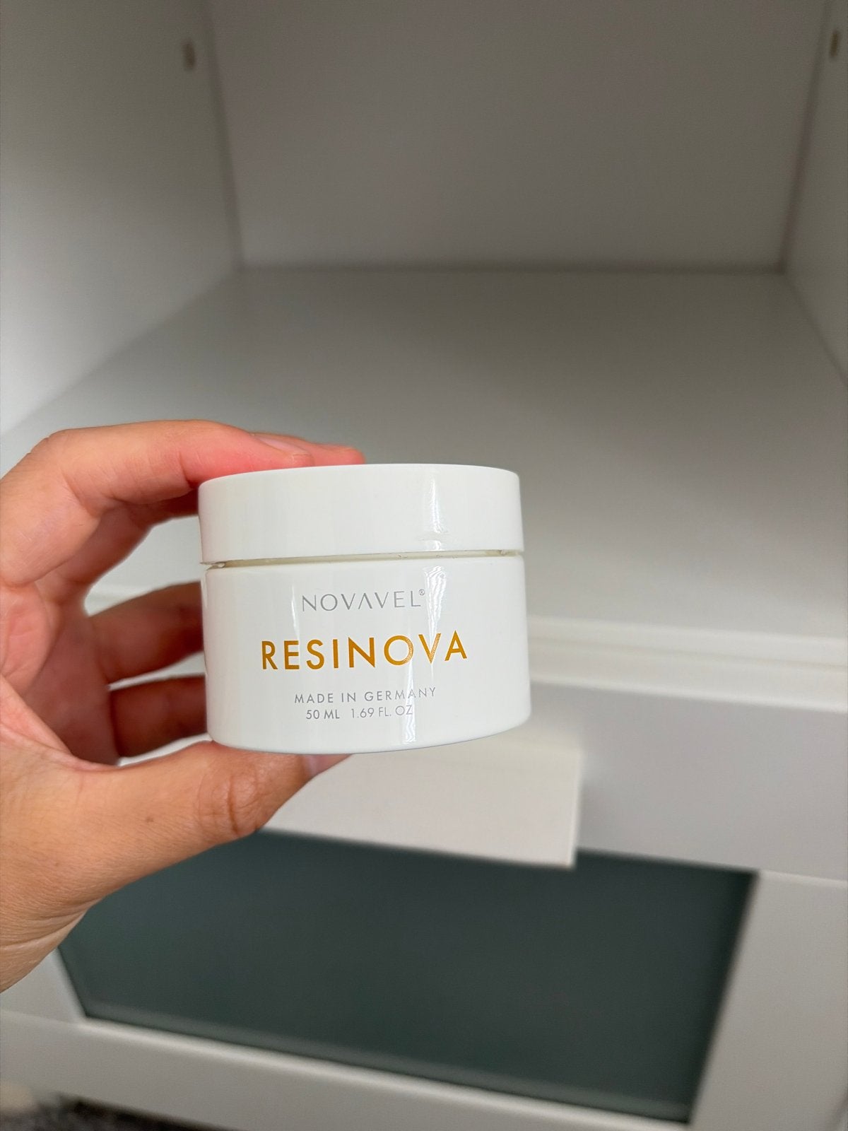 Novavel Resinova Huidverzorging 50ml - Made in Germany, Sieraden, Tassen en Uiterlijk, Ophalen of Verzenden, Gebruikt, Gehele gezicht