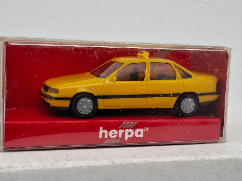 Opel Vectra taxi - Herpa 1/87, Hobby en Vrije tijd, Modelauto's | 1:87, Verzenden, Zo goed als nieuw, Auto, Herpa