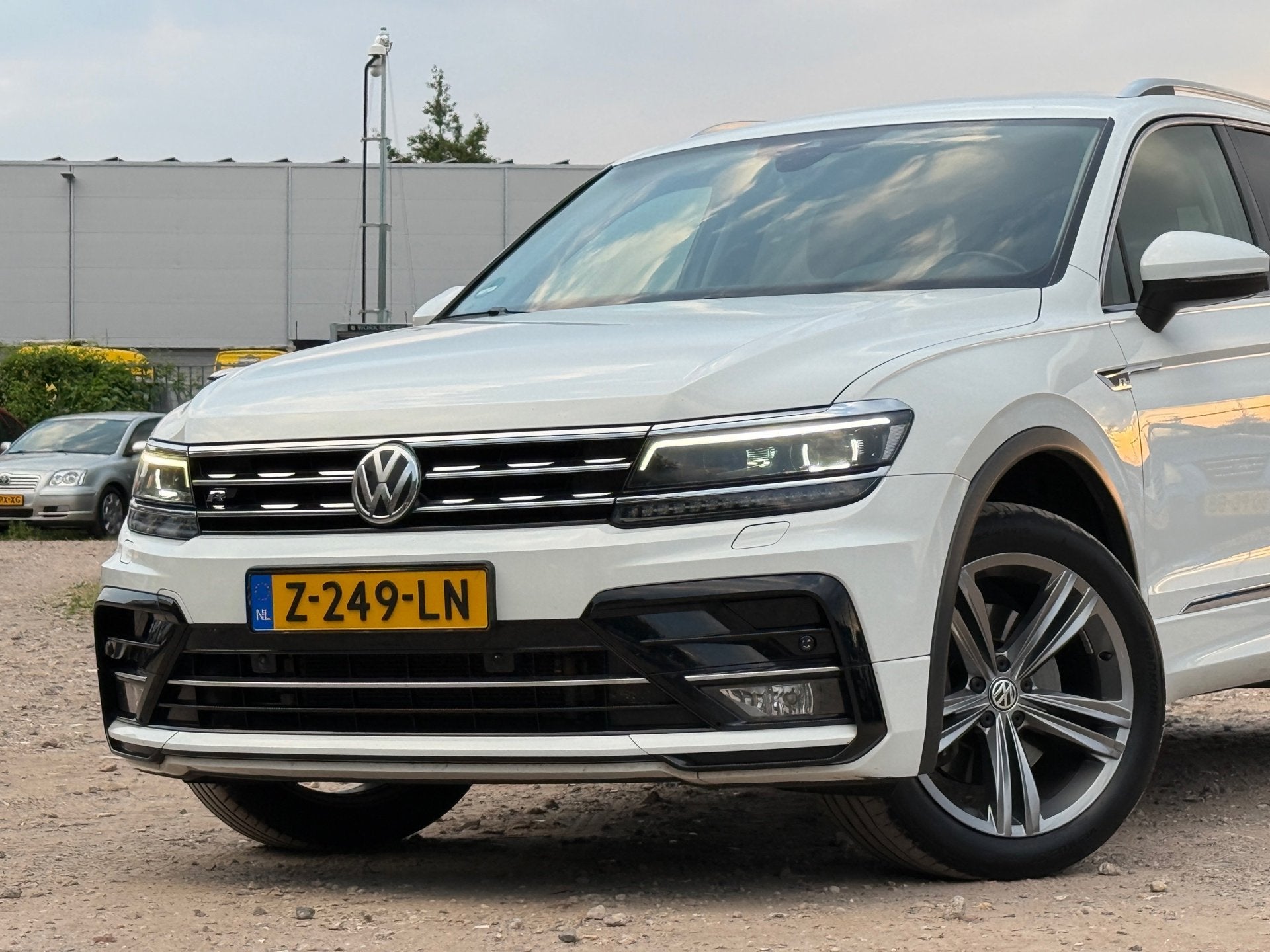 Volkswagen Tiguan Allspace R LINE/DSG/VIRTUEL/ACC/LANE ASSIS, Automaat, Gebruikt, Euro 6, Wit