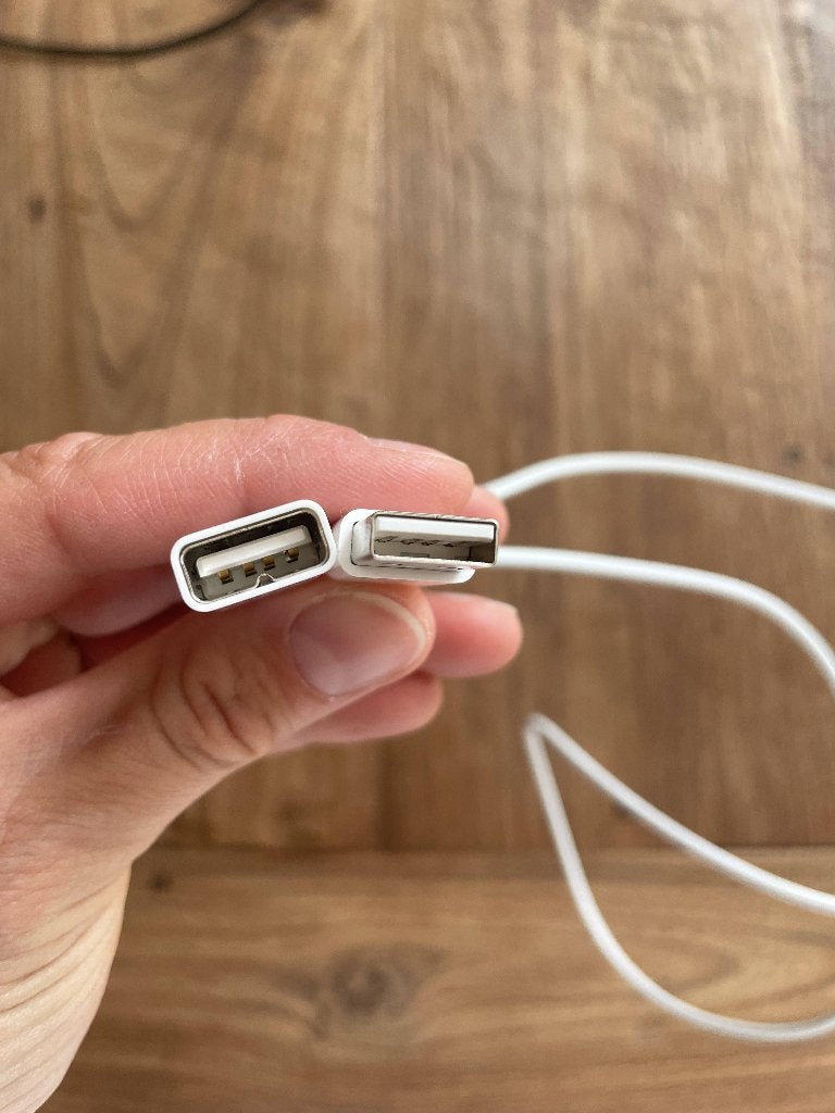 Apple USB-kabel toetsenbord/muis 1 meter, Computers en Software, Pc- en Netwerkkabels, Ophalen of Verzenden, Zo goed als nieuw