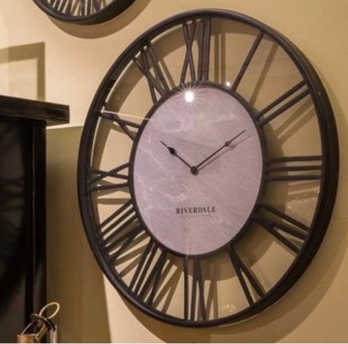 Riverdale Wandklok Zwart 75 cm - Nieuw in doos, Wandklok, Verzenden, Nieuw, Zwart