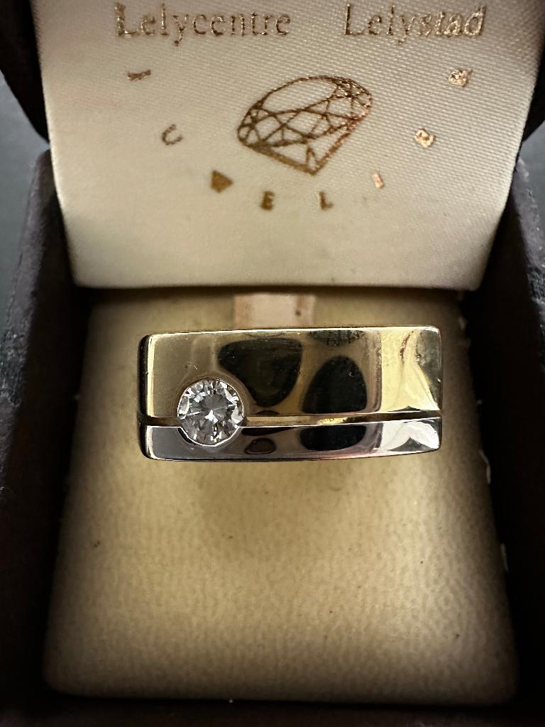 14 K GOUDEN BI COLOR  HEREN RING MET/ 0.30 SI R BRILJANT, 20 of groter, Heer, Nieuw, Ophalen of Verzenden