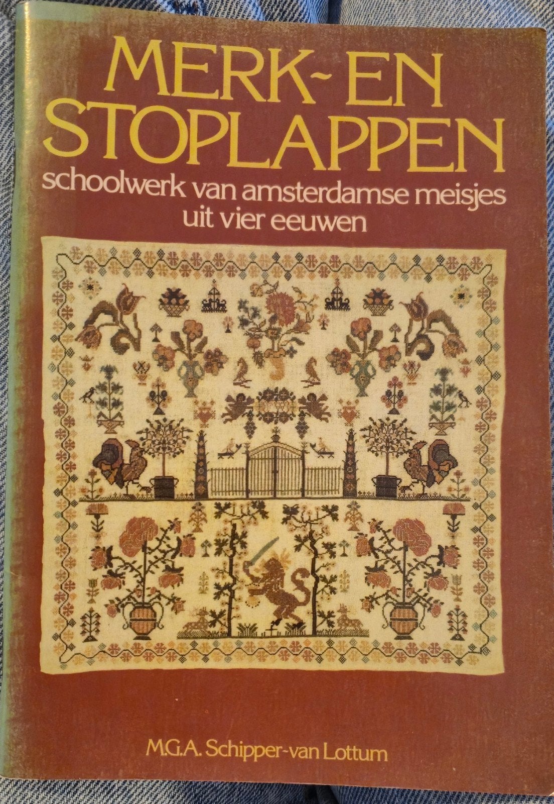 Vintage boekje: Merk- en Stoplappen, MGA Schipper-van Lottum, Gelezen, MGA Schipper-van Lottum, Ophalen of Verzenden, Borduren en Naaien