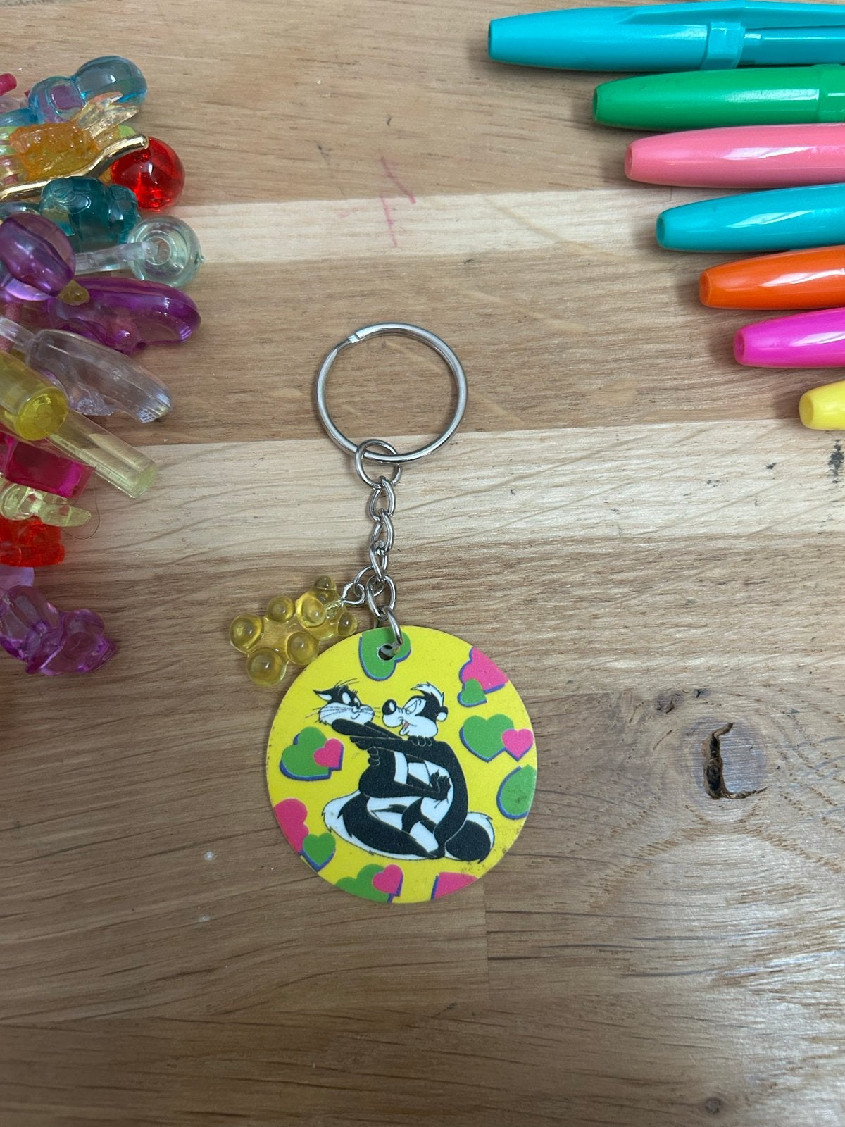 Vintage 90s Flippo Sleutelhanger met Gummy Bear, Verzamelen, Sleutelhangers, Ophalen of Verzenden, Zo goed als nieuw, Overige typen