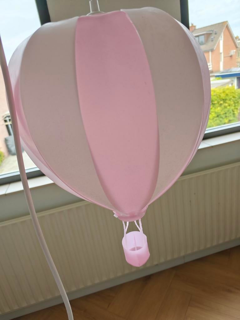 Roze luchtballon hanglamp kinderen, Kinderen en Baby's, Kinderkamer | Inrichting en Decoratie, Ophalen of Verzenden, Zo goed als nieuw