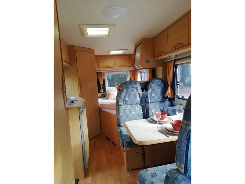 Caravans And Camping Compacte