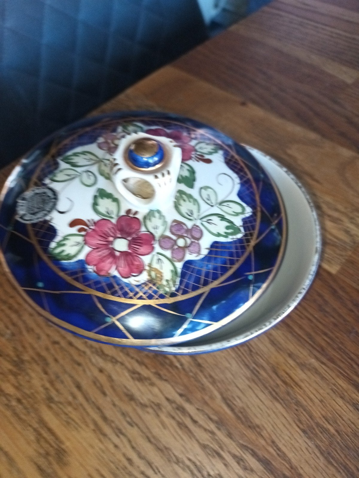 Oud bonbonschaaltje, Ophalen