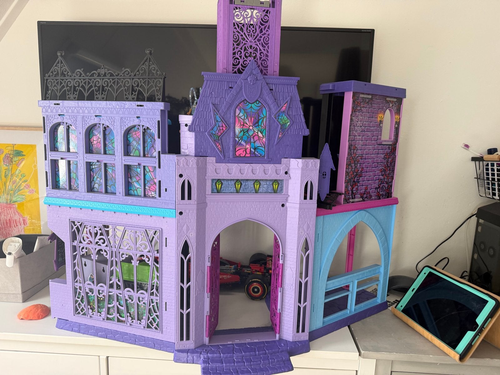 Groot Monster High Poppenhuis - Compleet met Meubels, Ophalen, Nieuw, Poppenhuis