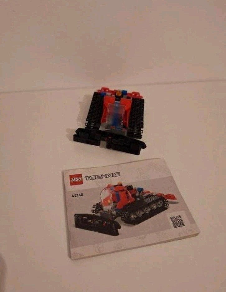 Foto 4 van Lego technic 42148 sneeuwschuiver compleet met