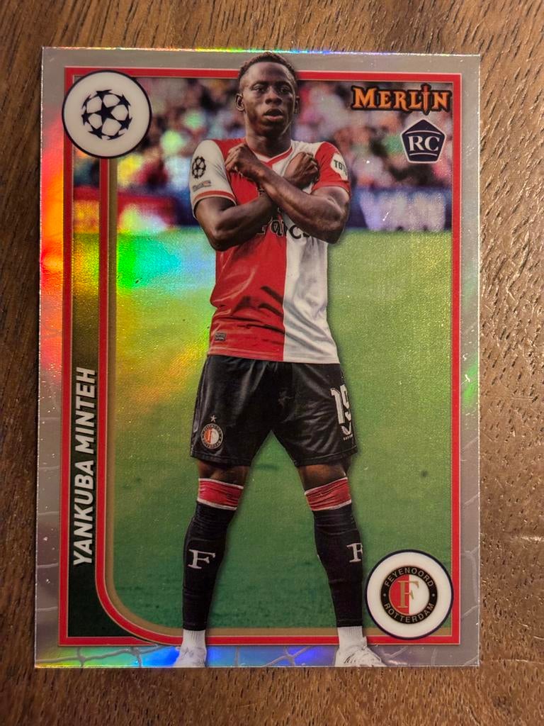 Yankuba Minteh Merlin RC Refractor Feyenoord Topps Kaart, Ophalen of Verzenden, Zo goed als nieuw, Feyenoord, Spelerskaart