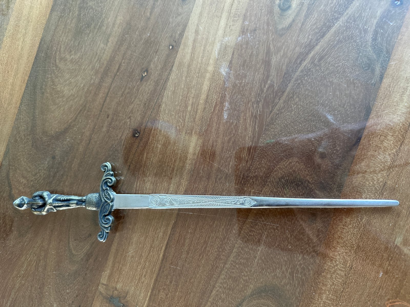 Antieke zilverkleurige briefopener in zwaardvorm, Ophalen of Verzenden