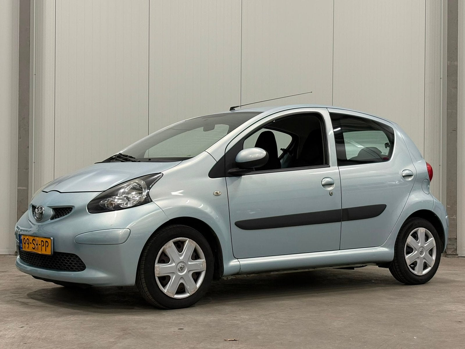 Toyota Aygo 1.0/AUTOMAAT/BJ2006/APK/5DRS/, Auto's, Stof, 821 kg, 68 pk, Bedrijf