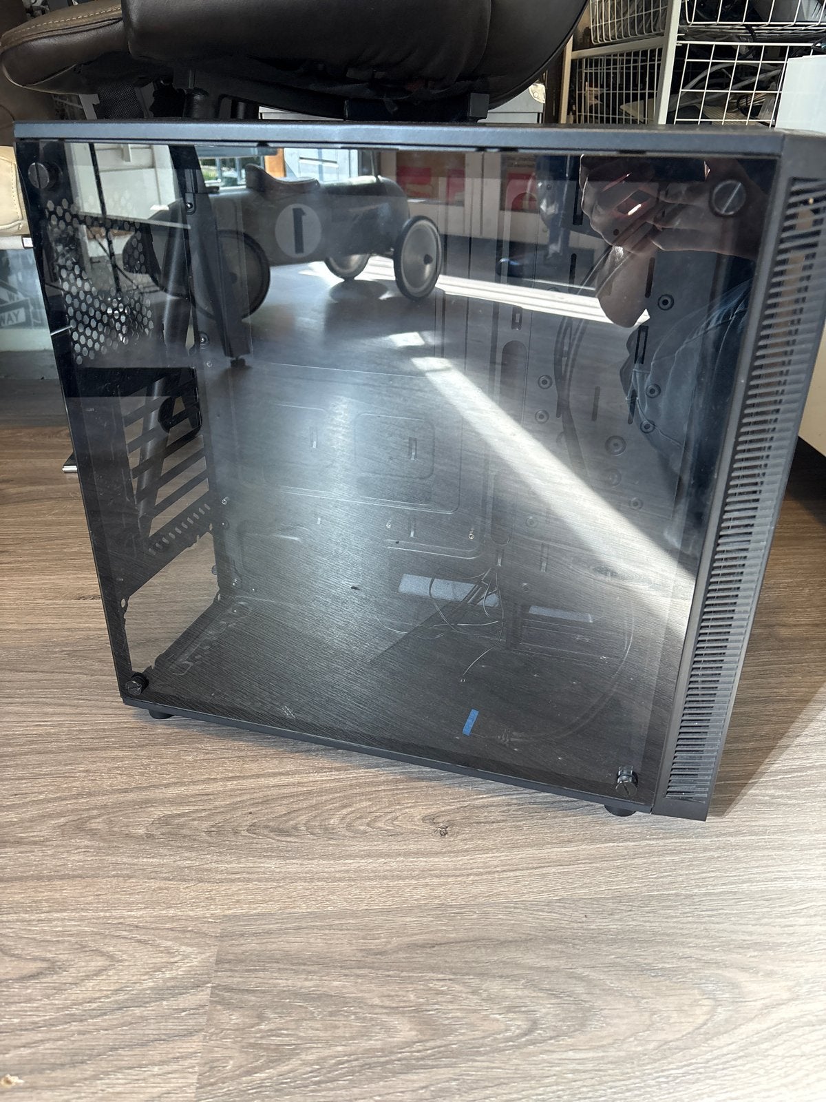 Sharkoon Midtower PC Behuizing - Zwart met Glazen Paneel, Computers en Software, Computerbehuizingen, Ophalen, Gebruikt