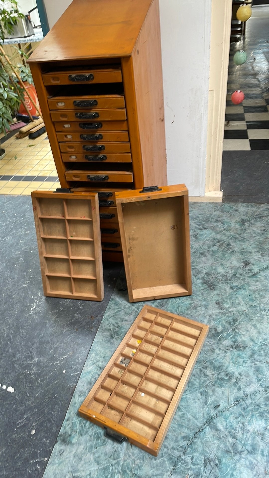 vintage houten letterbak ladekast letterzet, Antiek en Kunst, Ophalen