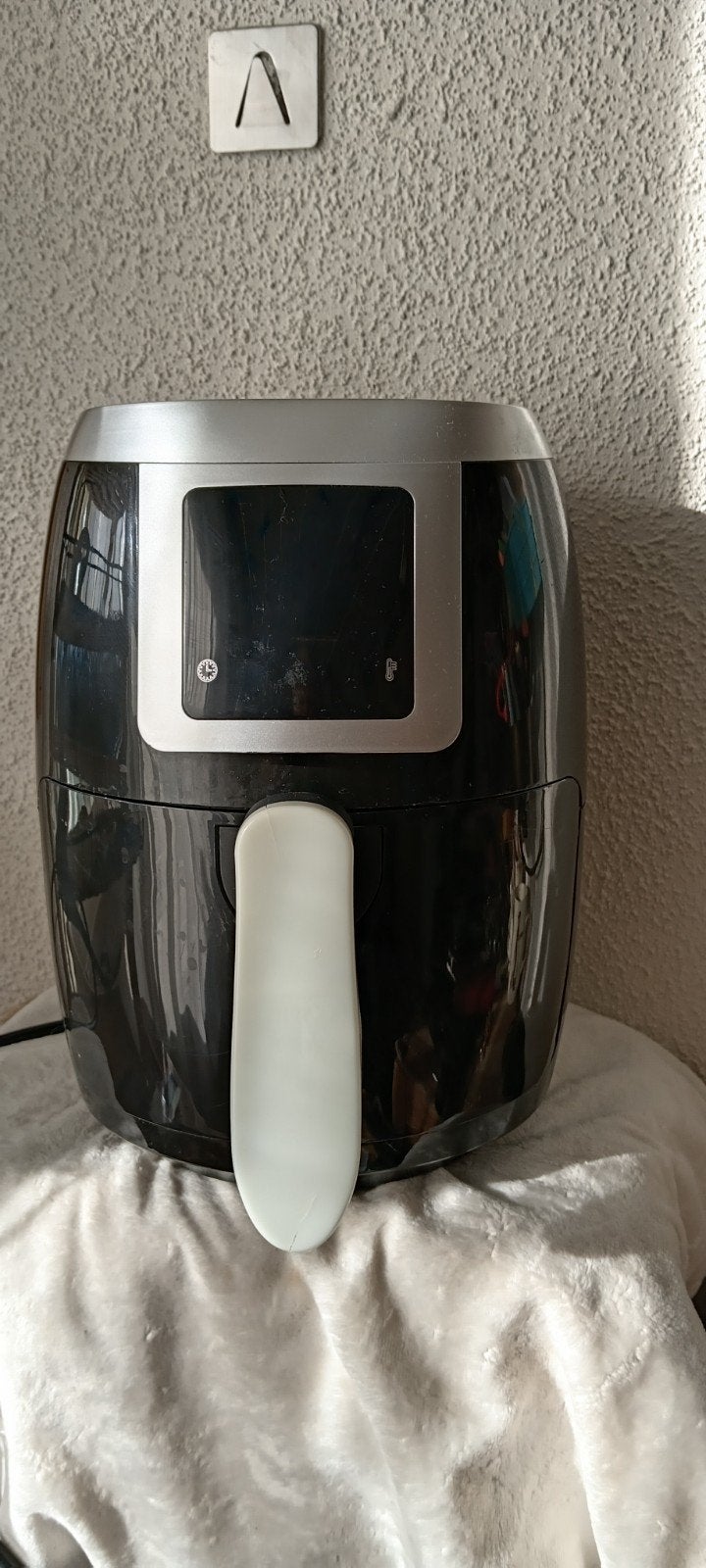 Koenic Airfryer 1000W - Compact en Functioneel, Ophalen of Verzenden, Gebruikt, Airfryer, Minder dan 750 gram
