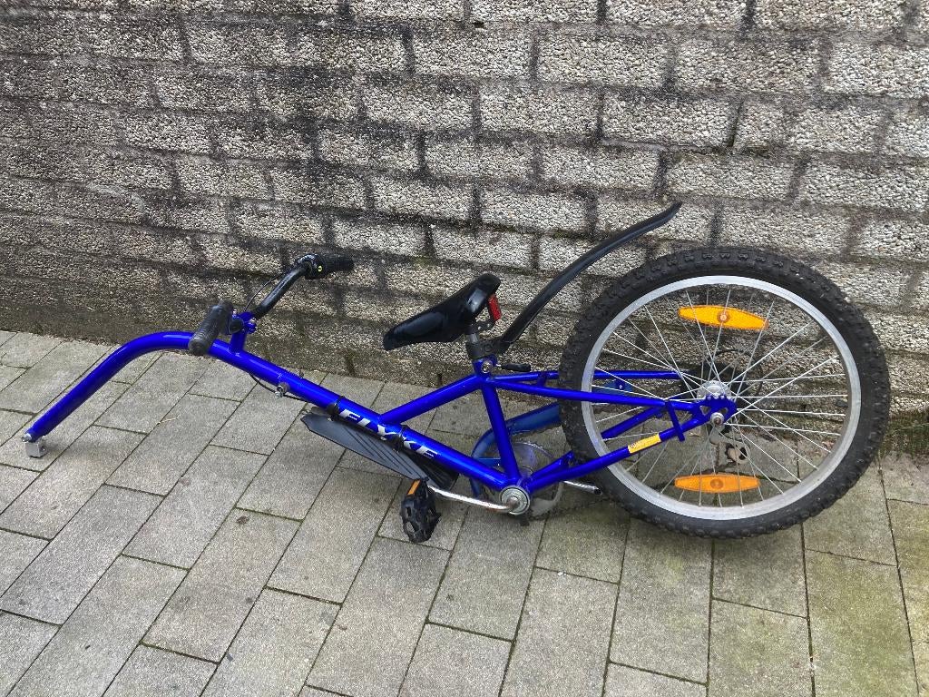 Mooie blauwe aanhangfiets 20 inch, Ophalen, Gebruikt, Aanhangfiets, 20 tot 40 kg