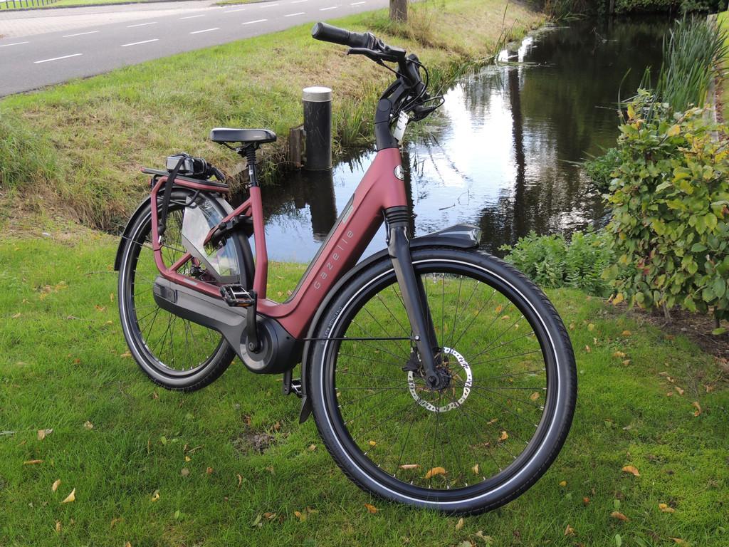 Gazelle Avignon Framemaat 53 cm 400 WH accu, Wilhelminaweg 8
6951 bp  Dieren, NL, Gazelle, Info@gazelle.nl, Zo goed als nieuw