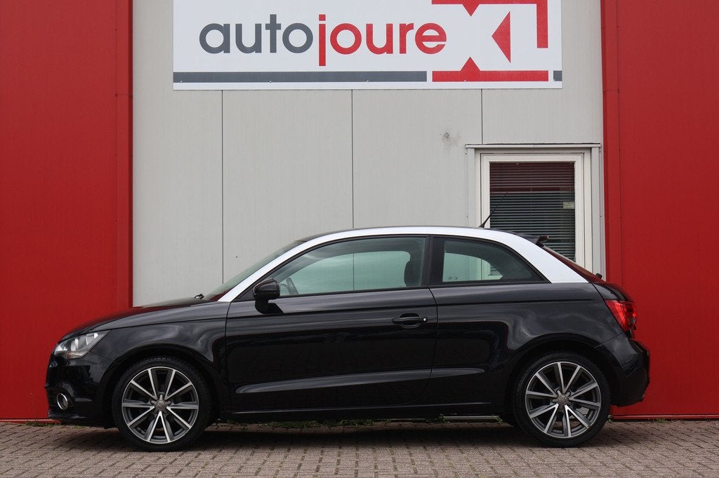 Audi A1 1.2 TFSI Attraction Pro Line Business (bj 2011), Voorwielaandrijving, Euro 5, Zwart, 4 cilinders