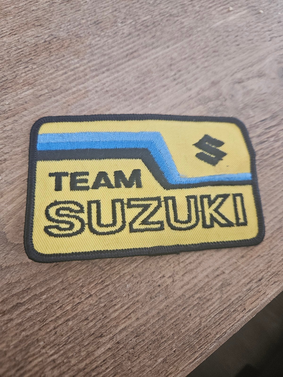 Team Suzuki opnaai embleem, Ophalen of Verzenden, Auto's