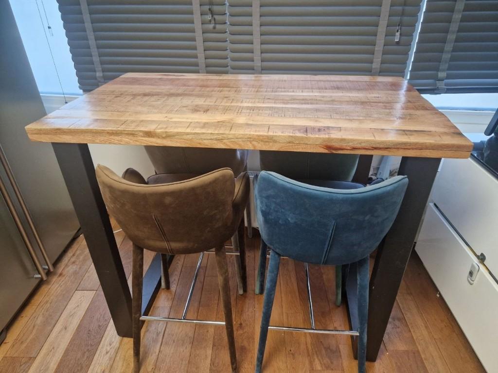 Eettafel met 4 stoelen - Goede staat, Huis en Inrichting, Overige houtsoorten, 100 tot 150 cm, Zo goed als nieuw, Vier personen