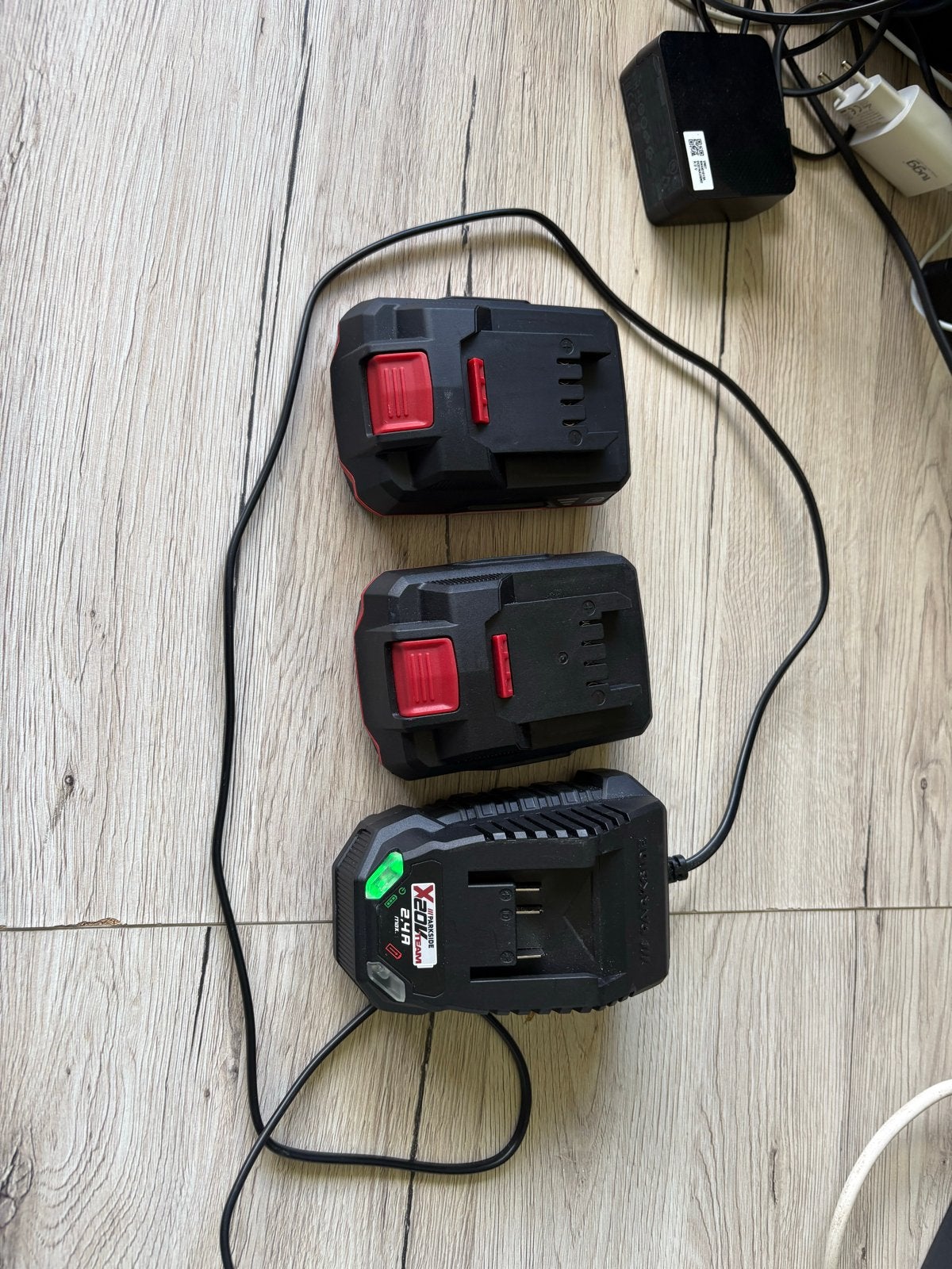 Parkside X20V Team Accu's en Oplader (2x 2Ah Accu), Doe-het-zelf en Verbouw, Gereedschap | Machine-onderdelen en Toebehoren, Ophalen of Verzenden