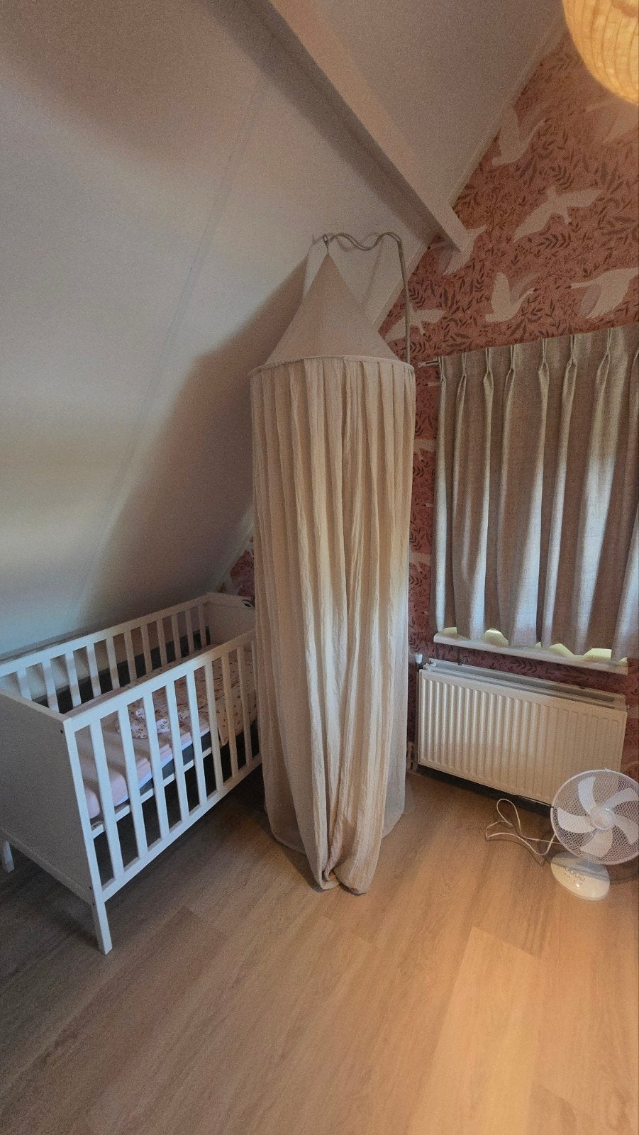 Hemel voor babyledikant met vrijstaande standaard – Beige, Ophalen, Zo goed als nieuw, Wieg