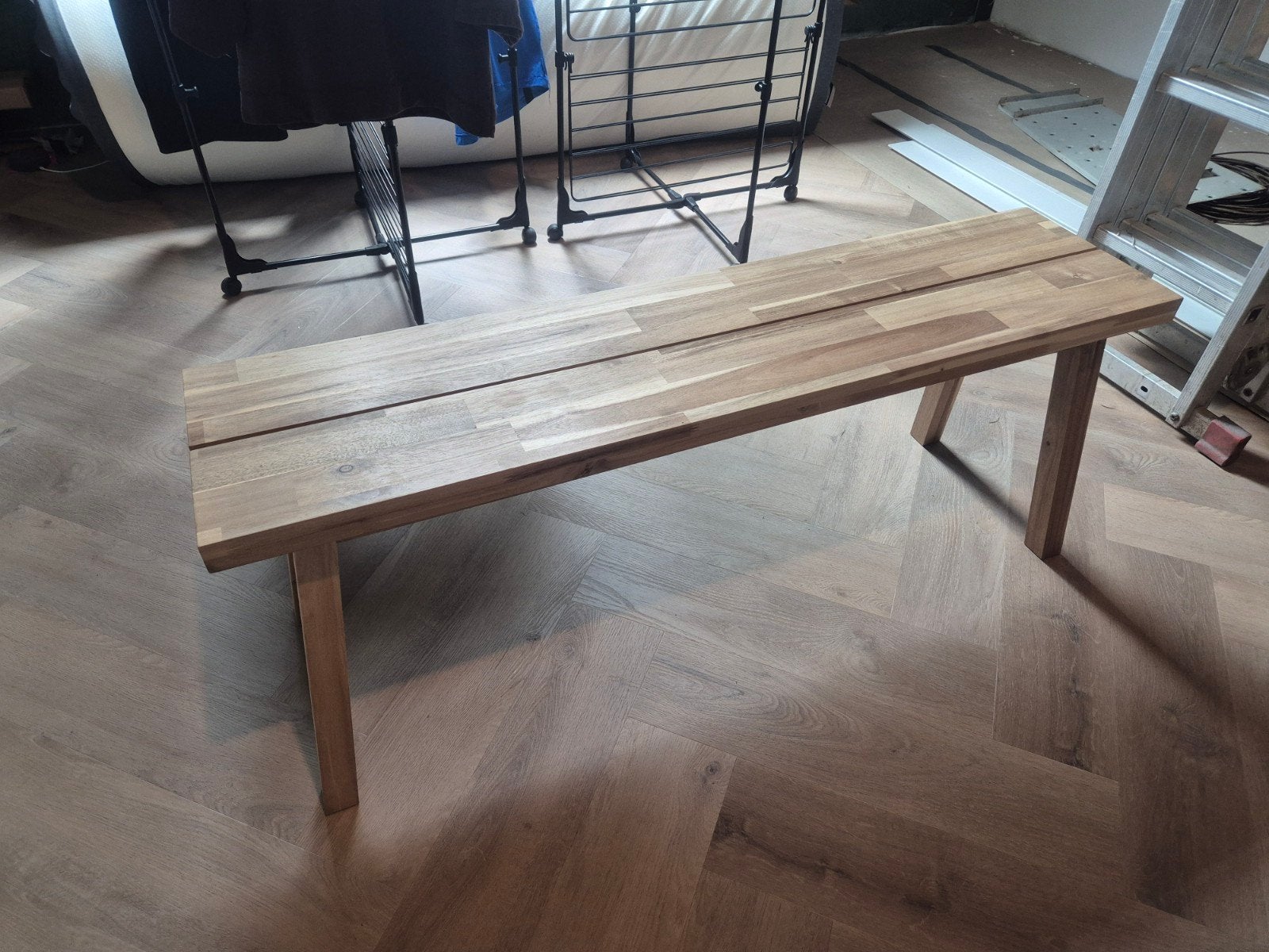 Massief houten bankje - Zo goed als nieuw, Huis en Inrichting, Stoelen, Ophalen, Bruin, Zo goed als nieuw, Eén