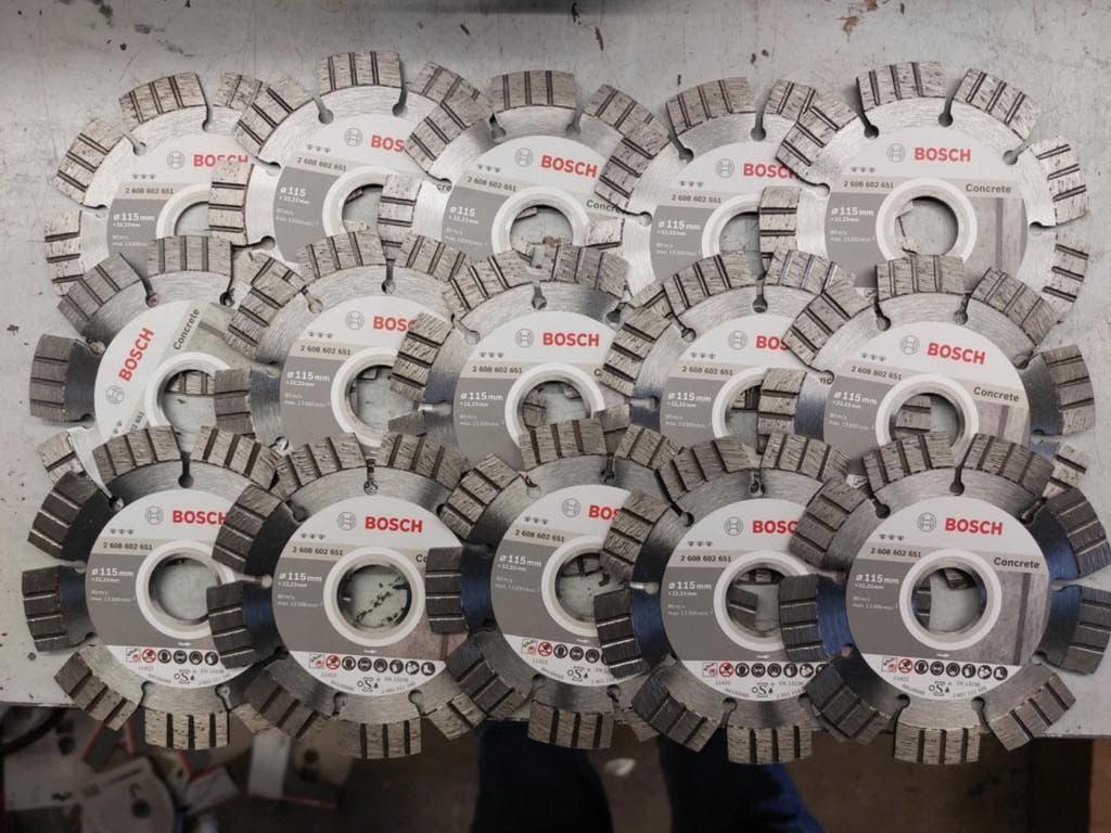 15 stuks nieuw  bosch  2608602651 diamantschijven, Doe-het-zelf en Verbouw, Gereedschap | Slijpmachines, Ophalen, Xx, Xx, Haakse handslijpmachine