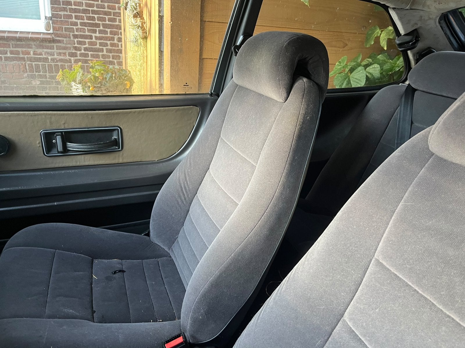 Foto 4 van Saab 900 2.1 I 16 HB U9 1991 Grijs