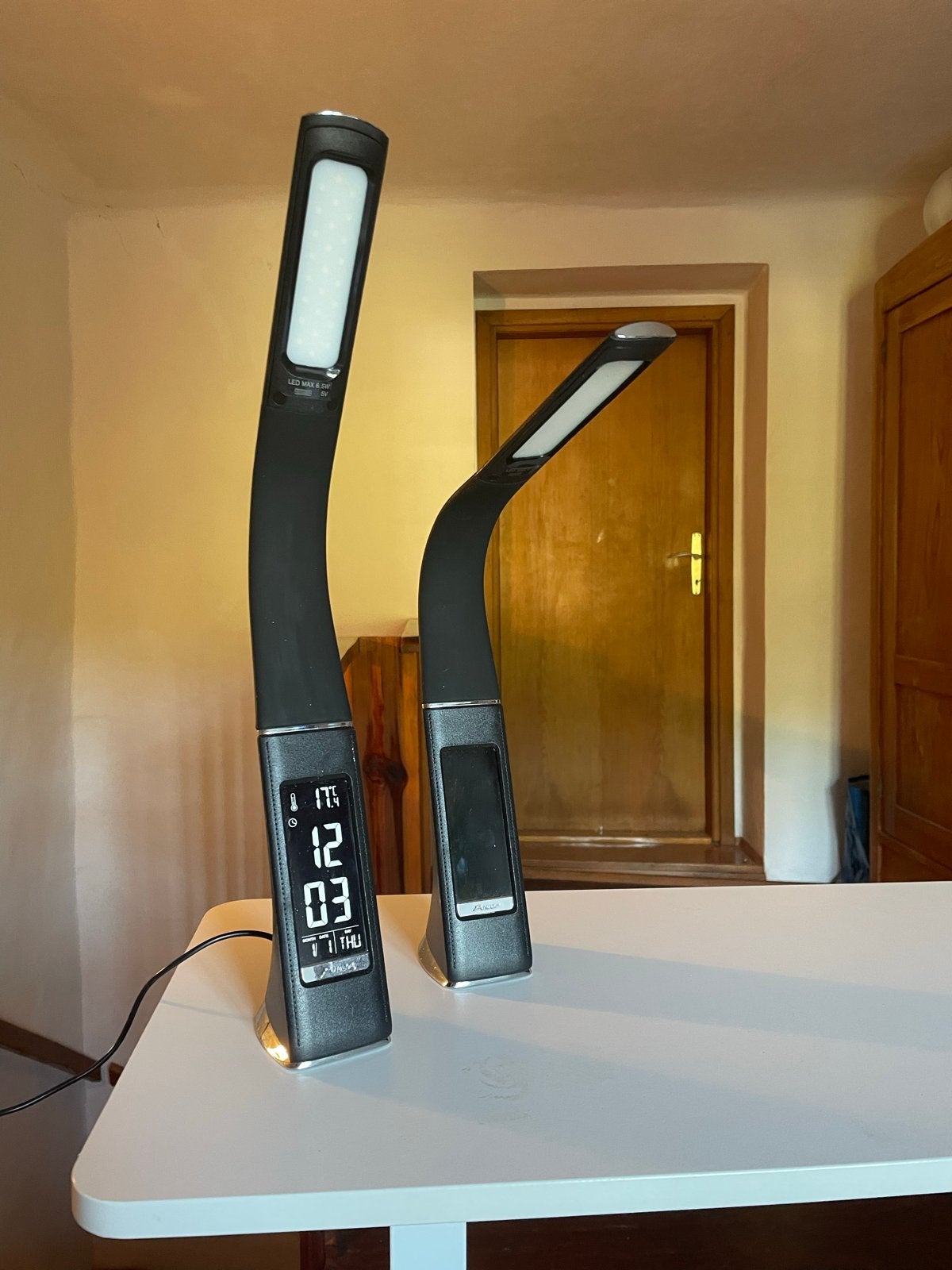 2x GLOBO LED Bureaulamp met Klok, Thermometer & Alarm, Kunststof, Ophalen of Verzenden, Modern, Gebruikt