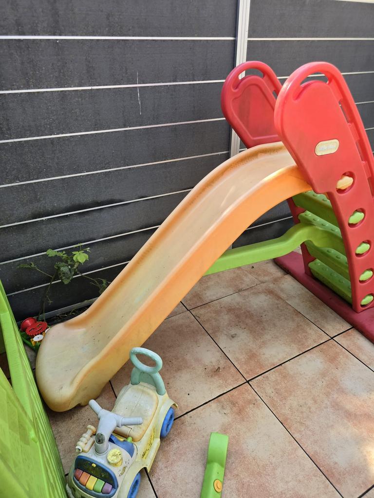 Kinder speelhuisje en glijbaan, Ophalen, Gebruikt, Glijbaan