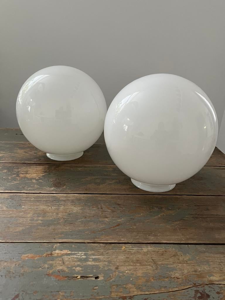 VINTAGE RETRO MELKGLAS BOL 2 STUKS LAMP PLAFOND WAND HANGLAM, Ophalen of Verzenden, Zo goed als nieuw