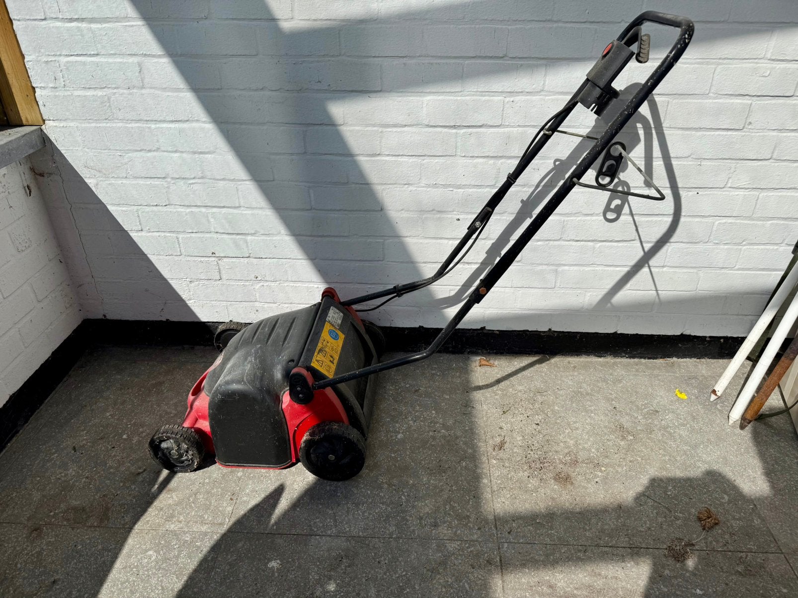 MTD VE 30 Verticuteermachine (1000W / 30 cm) Werkt perfect!, Ophalen, Gebruikt