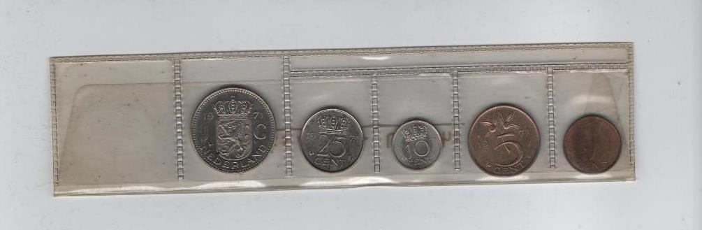 1971 FDC jaarset ‘s Rijksmunt in plastic strip – SCHAARS, Ophalen of Verzenden, Koningin Juliana, Setje