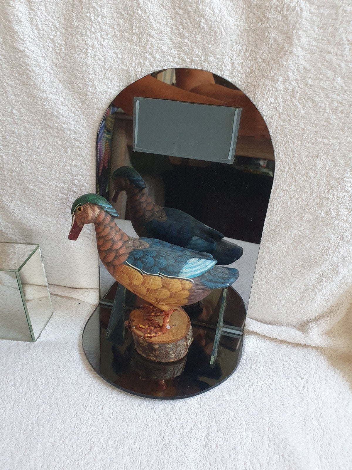 Houten Eend op Glazen Plateau - Decoratief Beeldje, Ophalen, Gebruikt, Vogel, Beeldje of Figuurtje