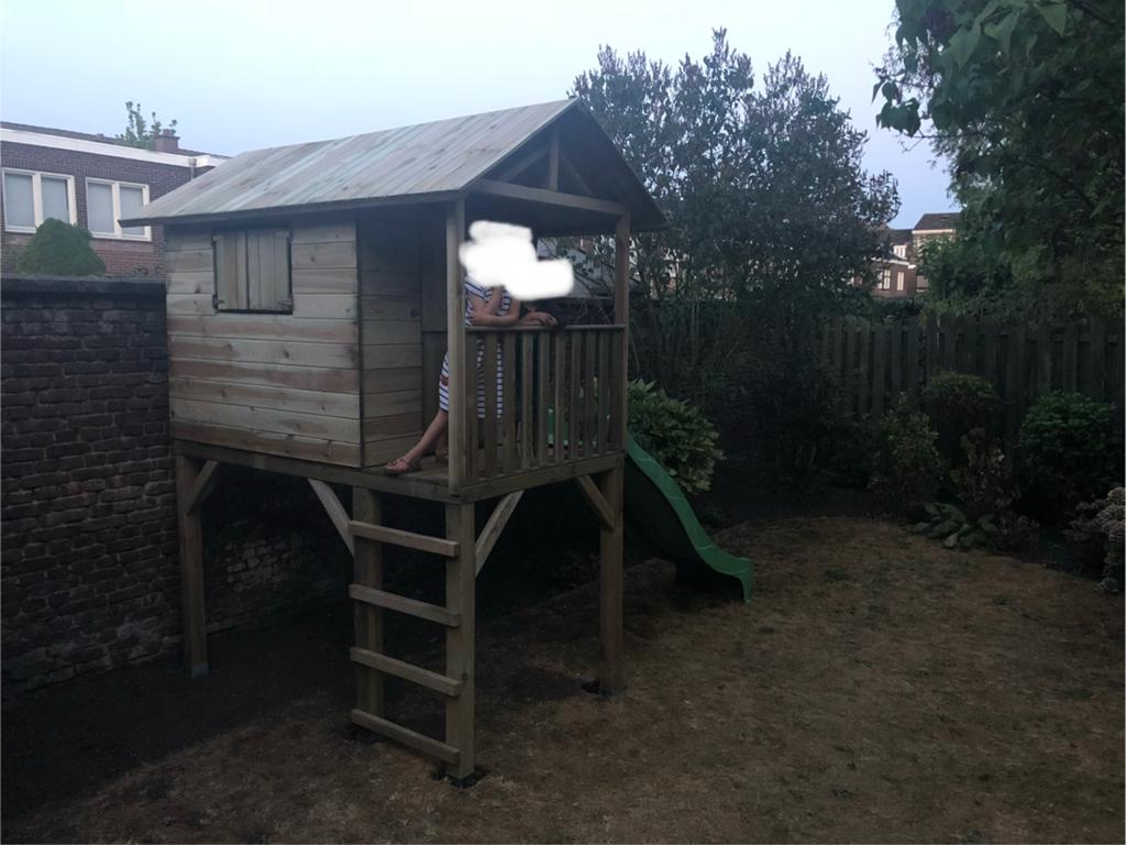 Groot speelhuis + glijbaan!, Kinderen en Baby's, Speelgoed | Buiten | Speelhuisjes, Ophalen, Gebruikt, Hout