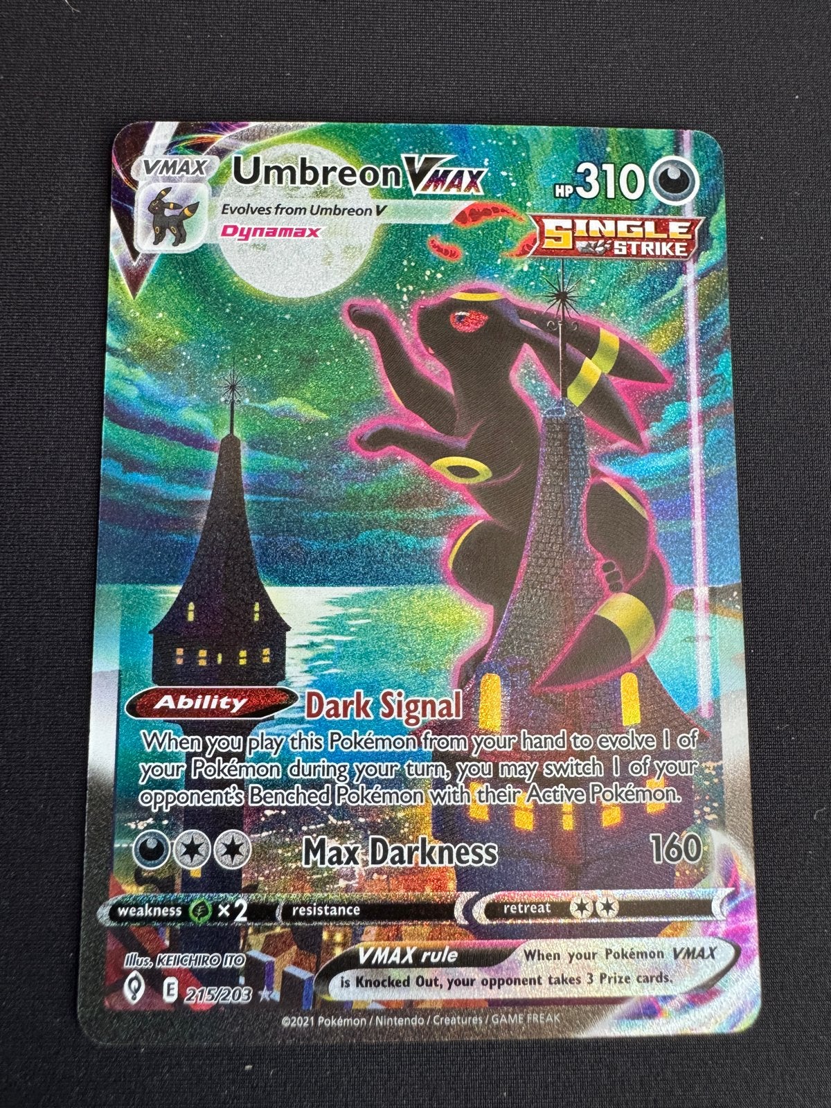 Umbreon VMAX Evolving Skies 215, Ophalen of Verzenden, Zo goed als nieuw, Losse kaart, Foil