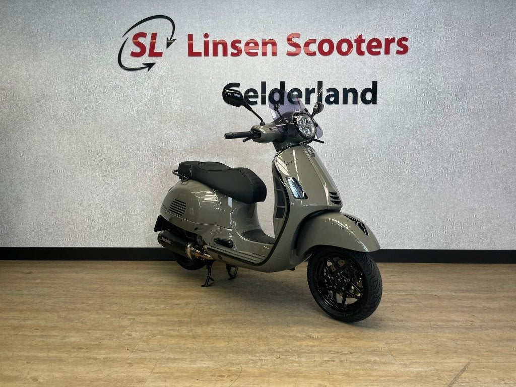 Vespa GTS 300cc HPE Super Sport Custom Grey 2024, Scooter, Particulier, Minimaal motorrijbewijs A2, Automaat