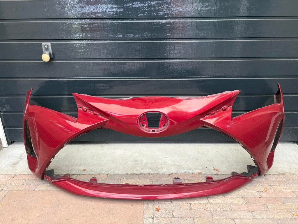 Voorbumper Toyota Yaris III Facelift, Auto-onderdelen, Carrosserie en Plaatwerk, Ophalen, Gebruikt, Voor, Toyota