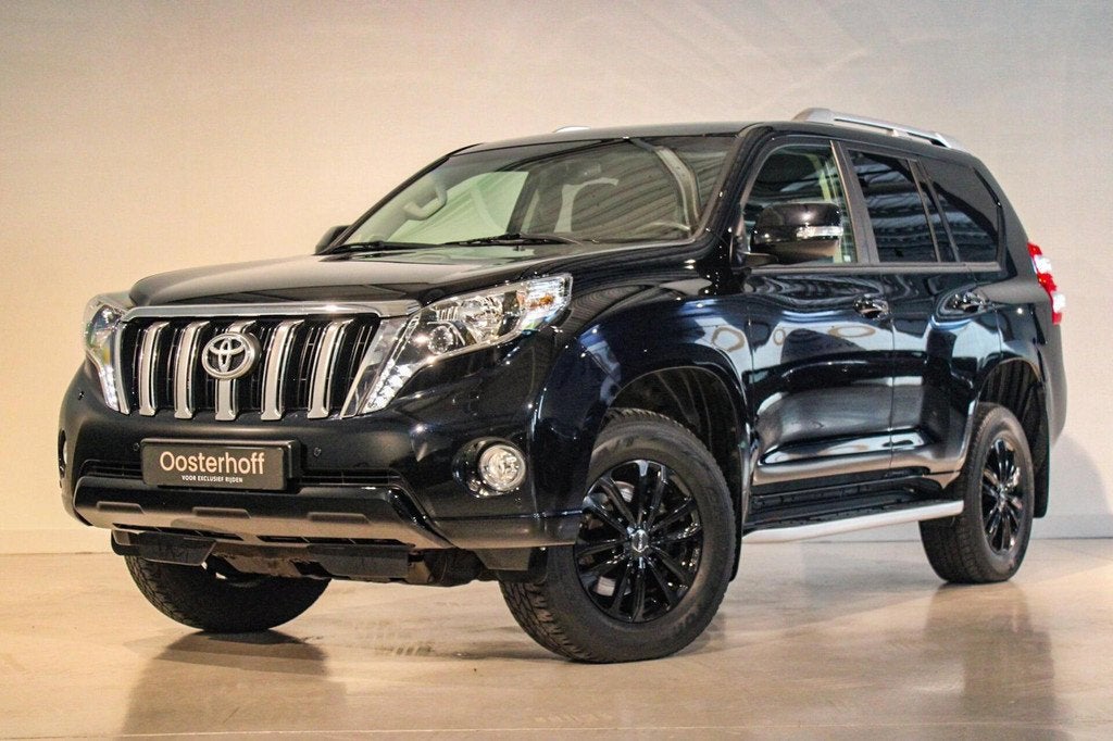 Toyota LandCruiser 2.8 D-4D Professional Grijs Kenteken, Auto's, Toyota, Gebruikt, 4 cilinders, 3000 kg, Zwart