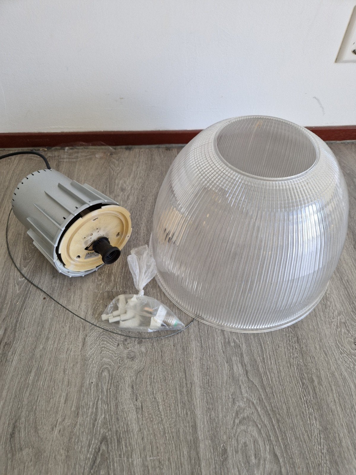 Industriële lamp met transparante kap, Ophalen, Gebruikt, Kunststof, Industrieel