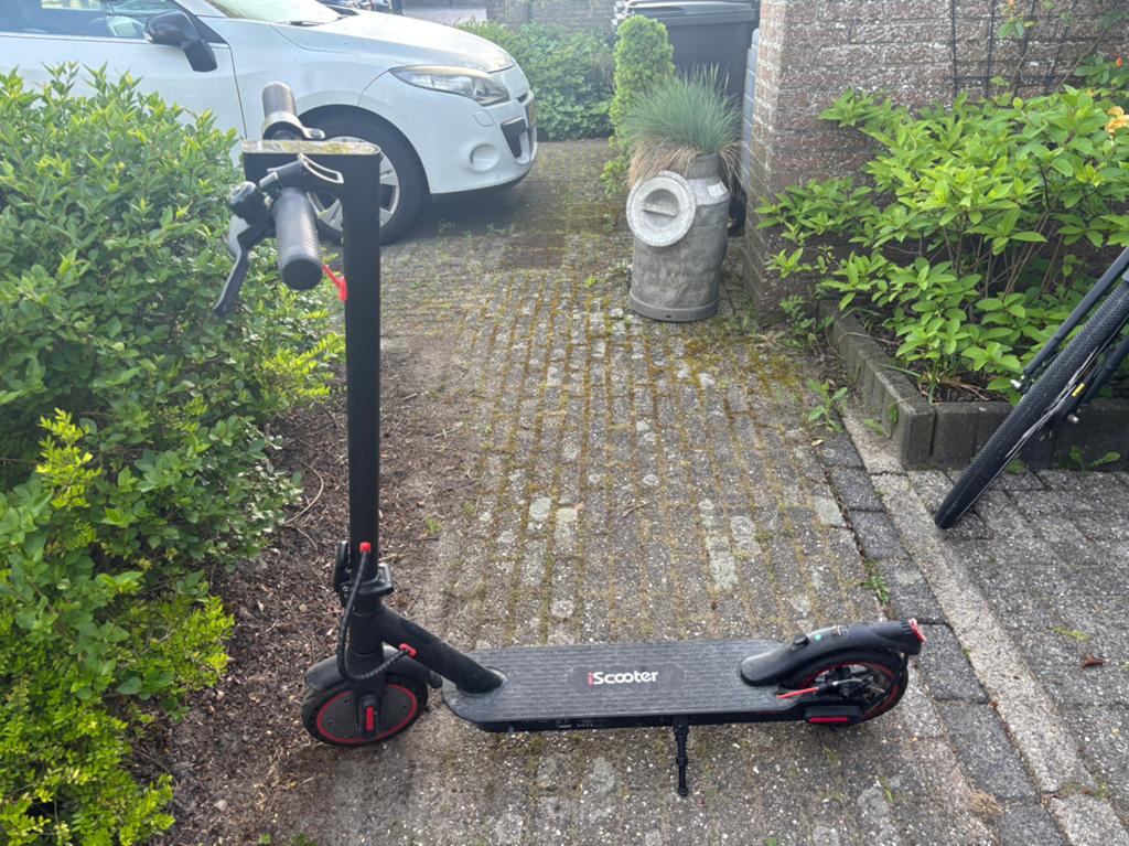elektrische step iscooter met verlichting., Fietsen en Brommers, Steps, Ophalen of Verzenden, Nieuw, Elektrische step (E-scooter)