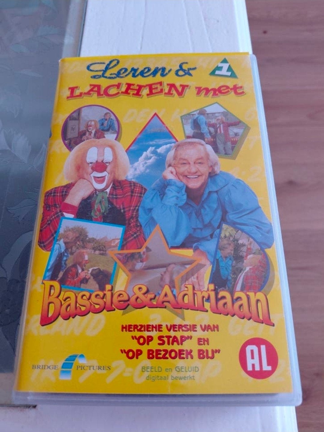 Leren & Lachen met Bassie en Adriaan deel 1 videoband., Cd's en Dvd's, VHS | Kinderen en Jeugd, Ophalen of Verzenden, Gebruikt