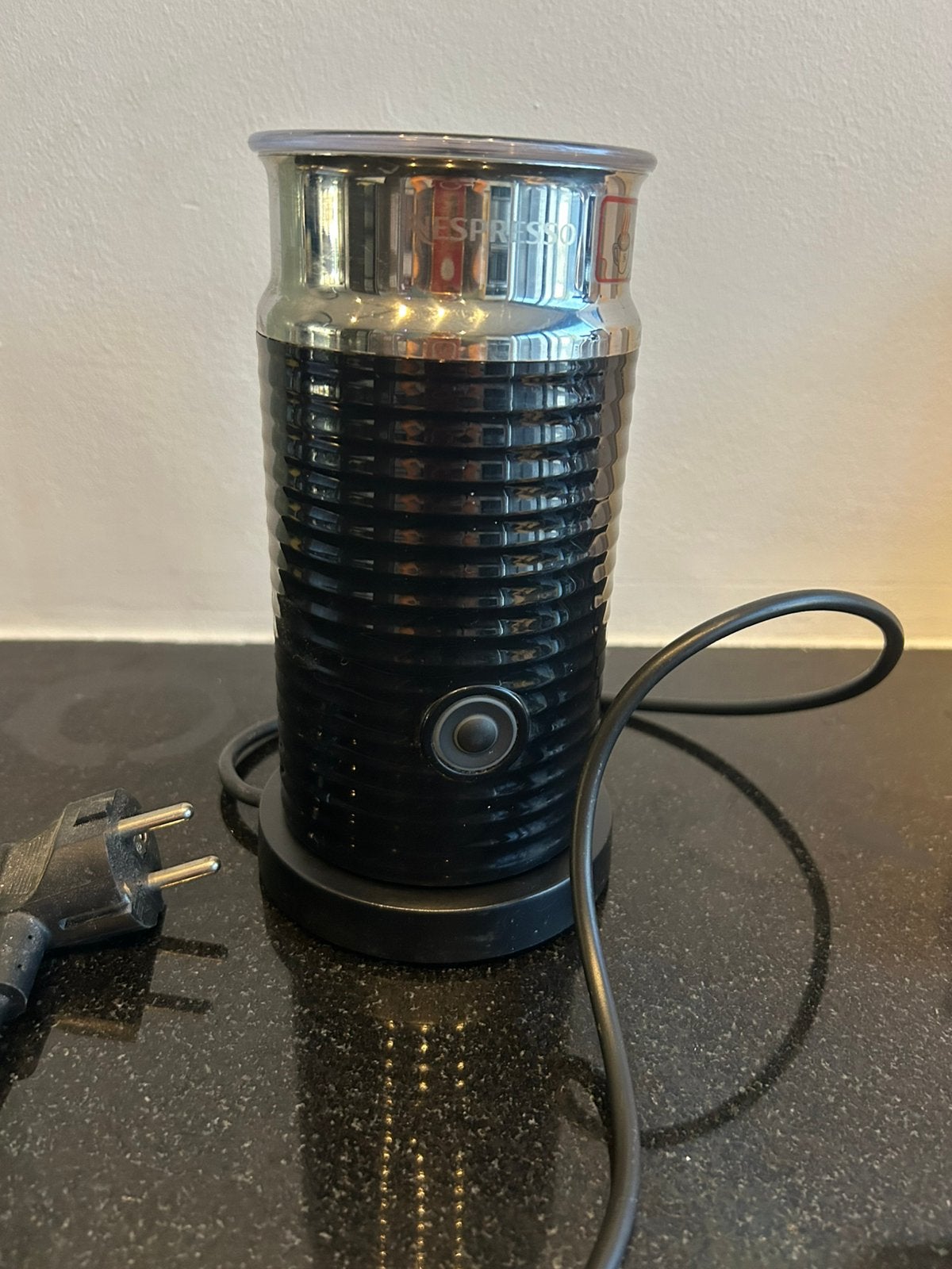 Nespresso Melkopschuimer Aeroccino, Ophalen of Verzenden, Zo goed als nieuw, Elektrische melkopschuimer