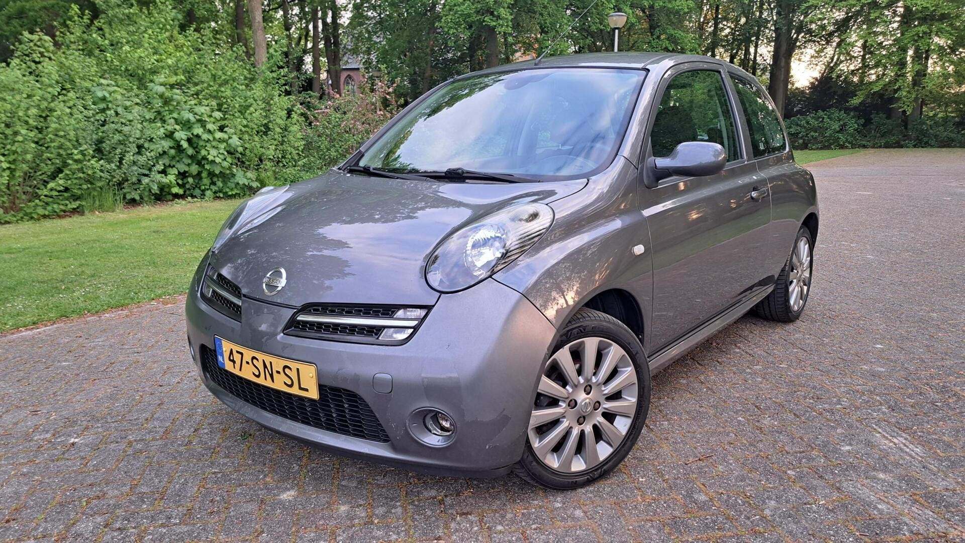 Nissan Micra 1.6 160SR 3drs NAVI KEYLESS ENTRY UNIEKE AUTO!, Voorwielaandrijving, Zwart, 4 cilinders, Origineel Nederlands