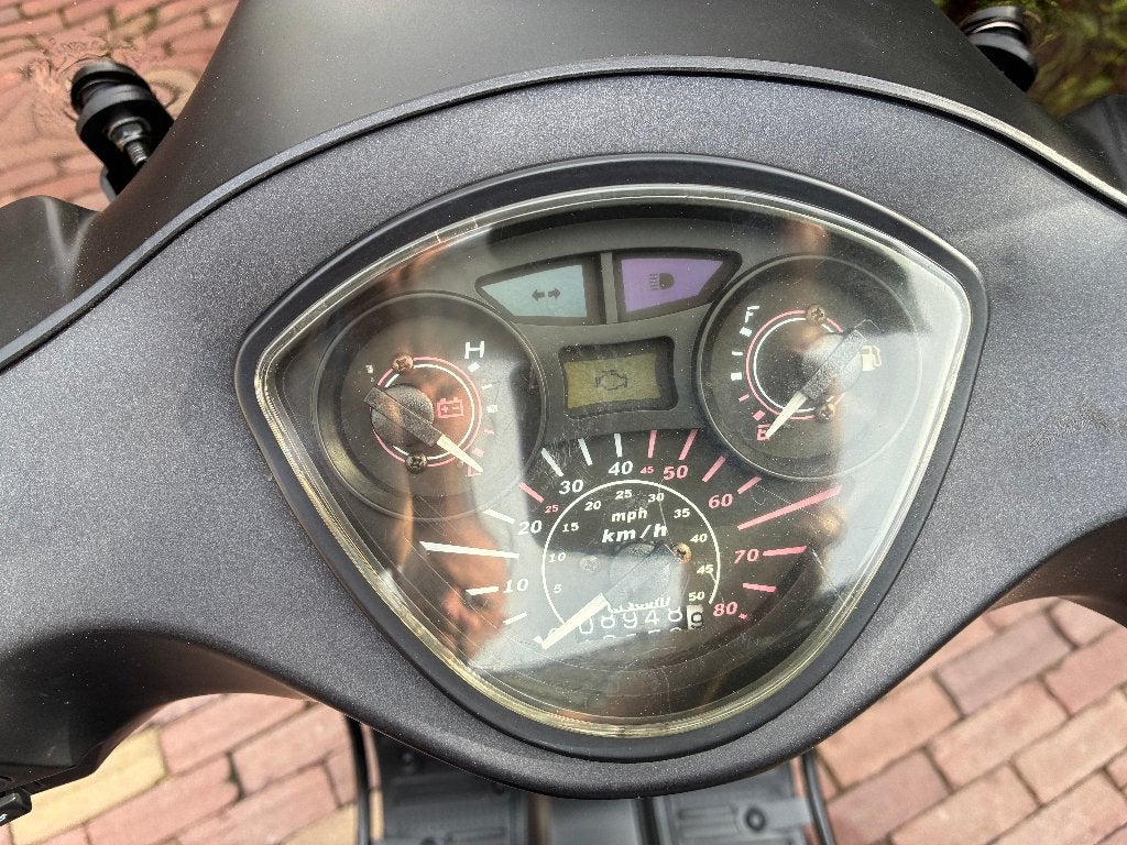 Foto 9 van Scooter 45km La souris Sourini R BJ 2023 in goede staat €725