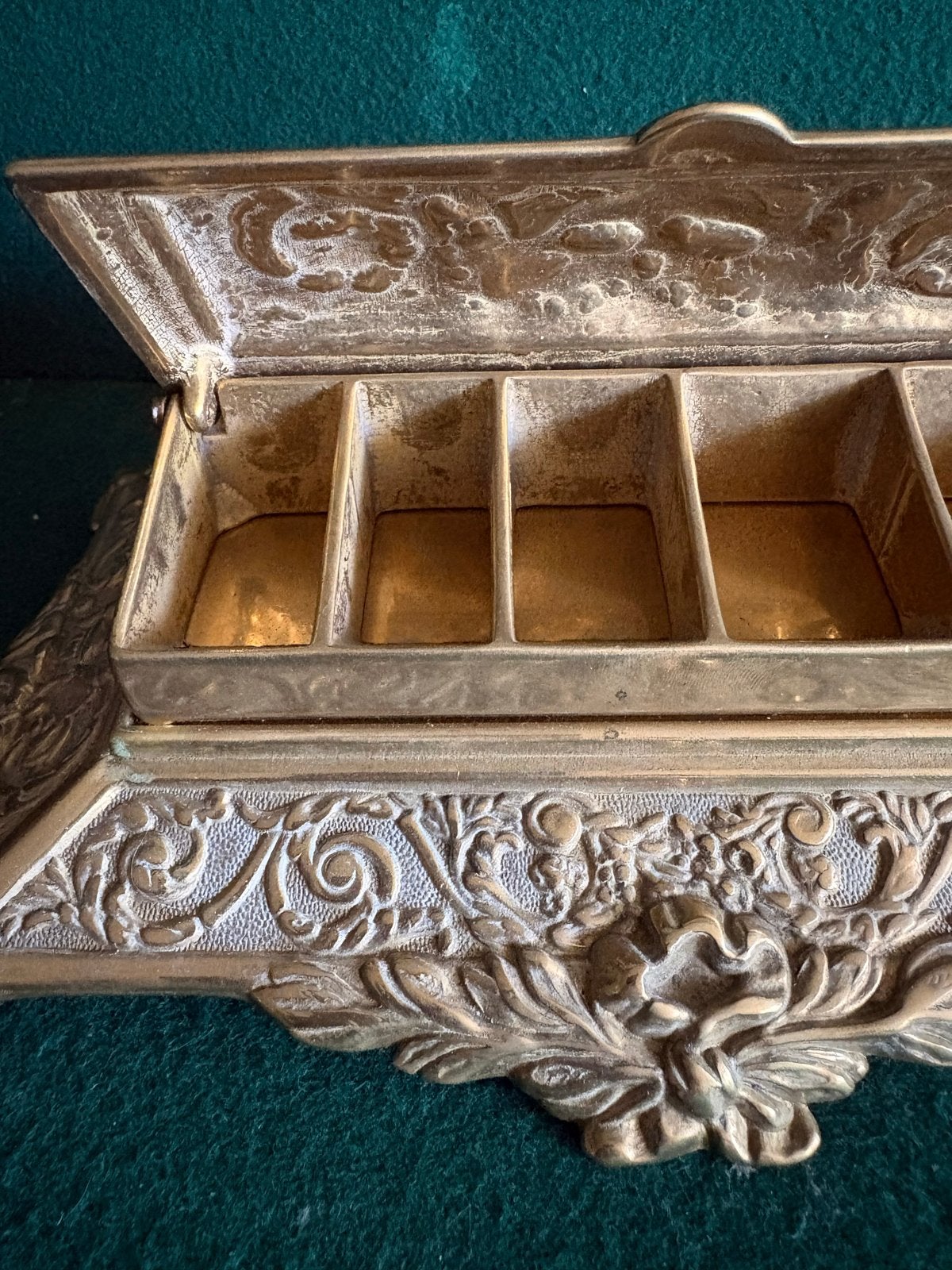 Antieke Art Nouveau Postzegeldoos van Massief Messing, Ophalen of Verzenden