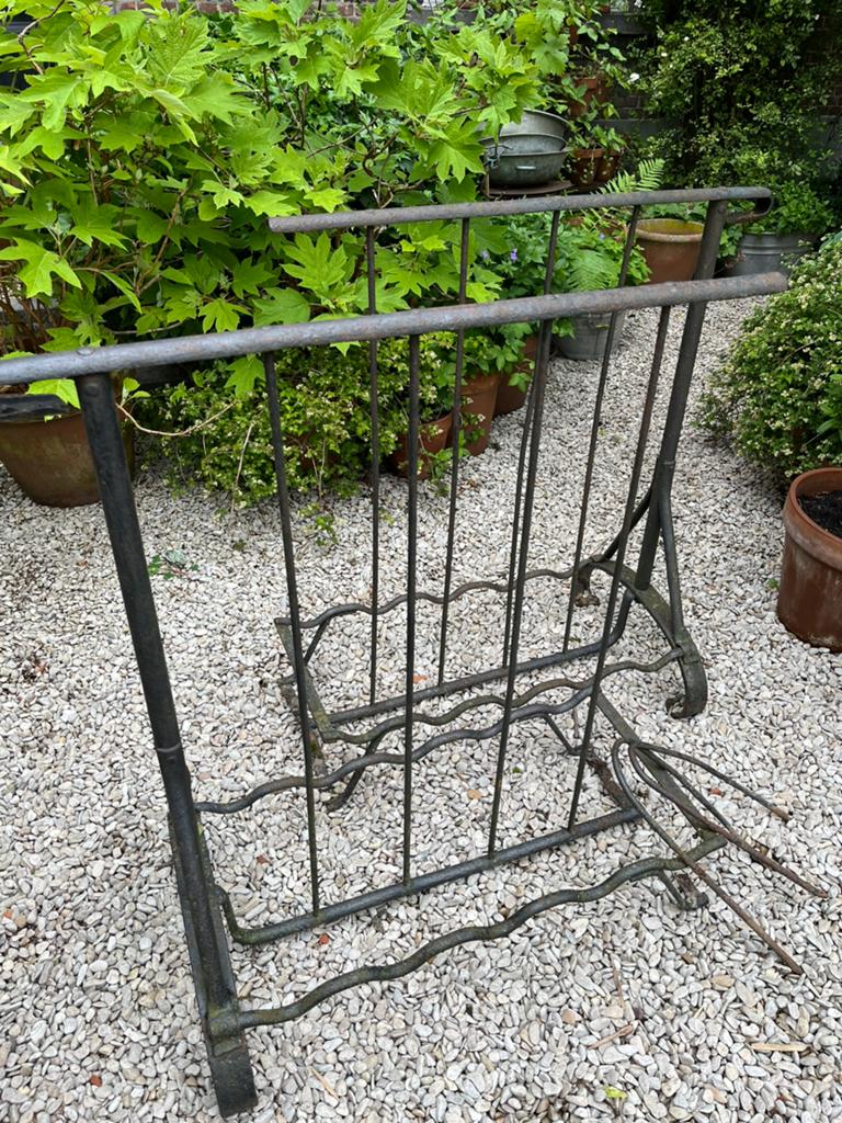 ANTIEKE SMEEDIJZEREN FIETSREK REK TUIN FIETS, Antiek en Kunst, Ophalen